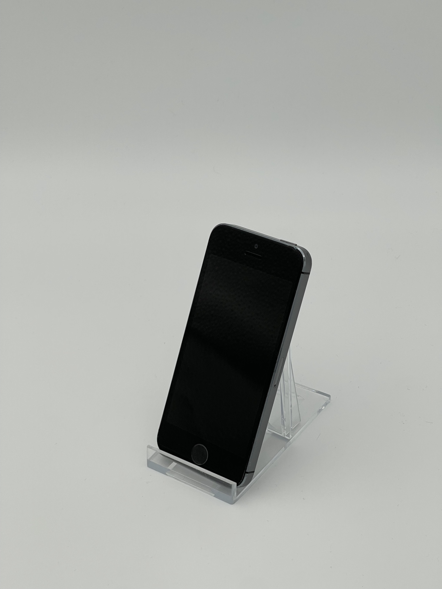 Apple iPhone 5s in Space Grey